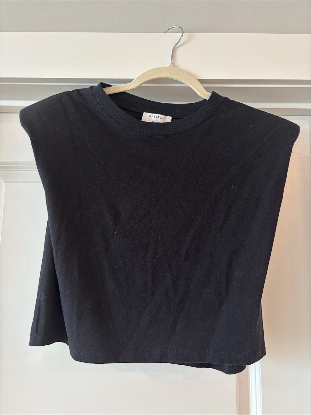 Aritzia Black Sleeveless Shoulder-Pad Tank